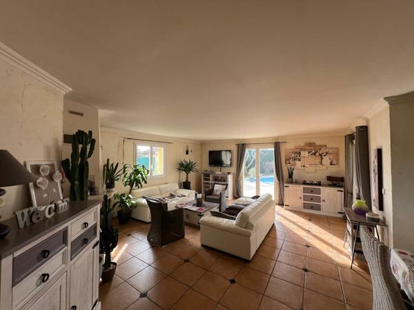 Maison à vendre    6 pièces •  Lentilly