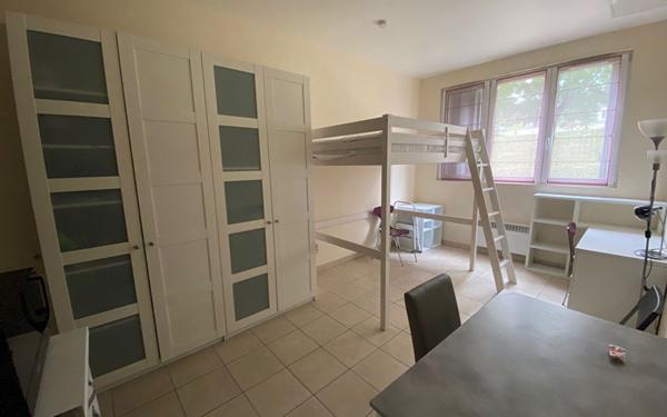 Appartement à louer    1 pièce •  Compiègne