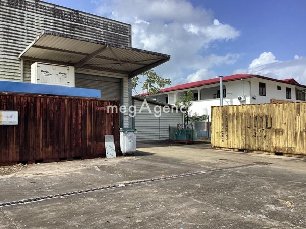 Local Commercial à MACOURIA, 97355 - 3 pièces 450m²