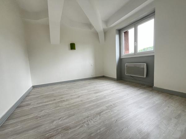 Appartement à louer 750 € CC Salies-de-Béarn 4 p 72 m² DPE C