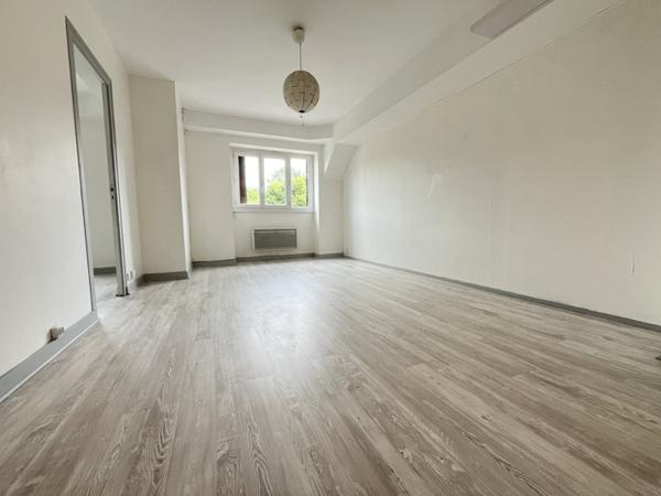 Appartement à louer 750 € CC Salies-de-Béarn 4 p 72 m² DPE C
