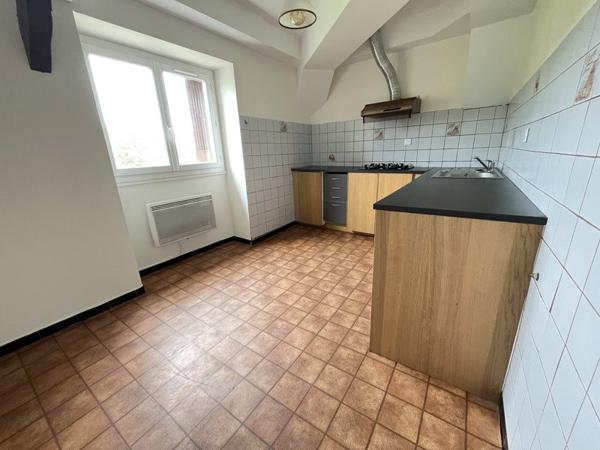 Appartement à louer 750 € CC Salies-de-Béarn 4 p 72 m² DPE C