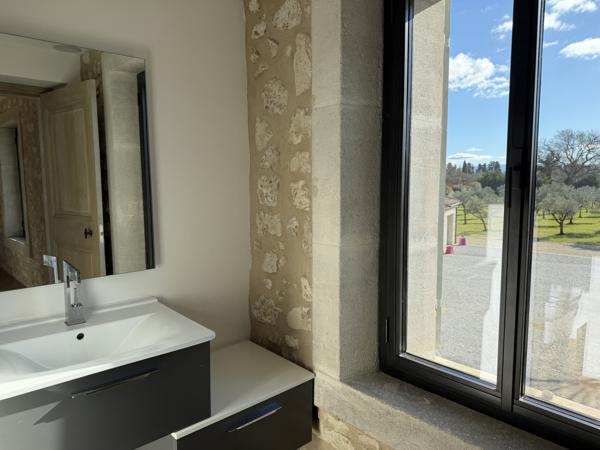 Velleron (84740) PROPRIETE DE CARACTERE OFFRANT UN EQUILIBRE ENTRE VILLAGE ET NATURE - SECTEUR PERNES - ISLE SUR LA SORGUE