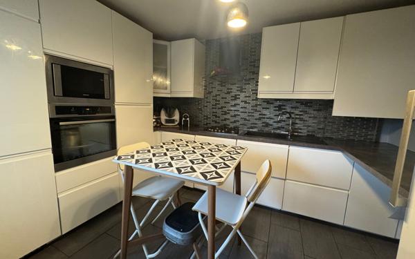 Appartement à vendre    4 pièces • 80,90 m2 Aulnay-sous-Bois