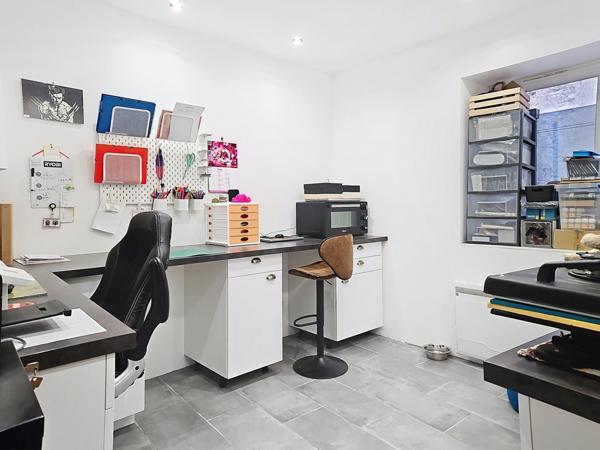 Maison avec grand garage et grande cave