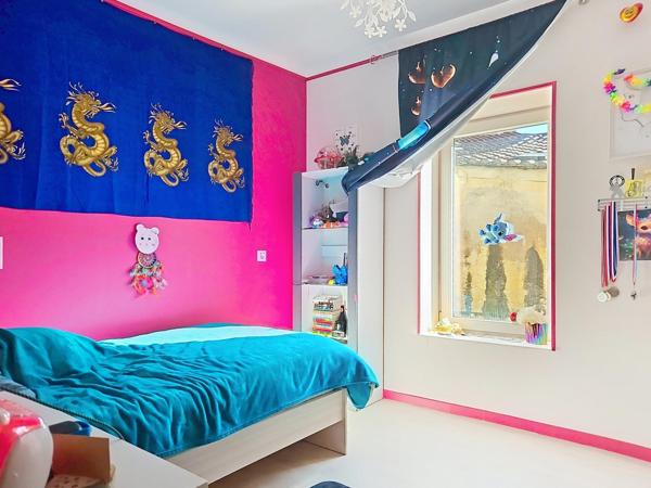 Maison avec grand garage et grande cave