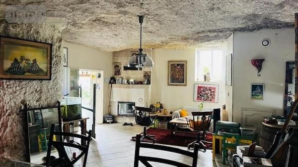 Maison à vendre à Luynes dans l'Indre-et-Loire (37230), ref : 999/3704   
LUYNES