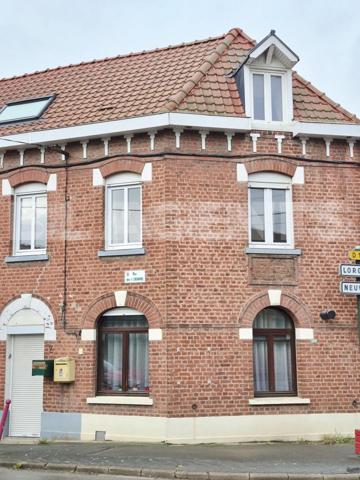 Immeuble de rapport en 2 lots + dépendances à Lorgies
