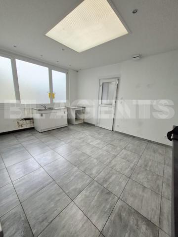 Immeuble de rapport en 2 lots + dépendances à Lorgies