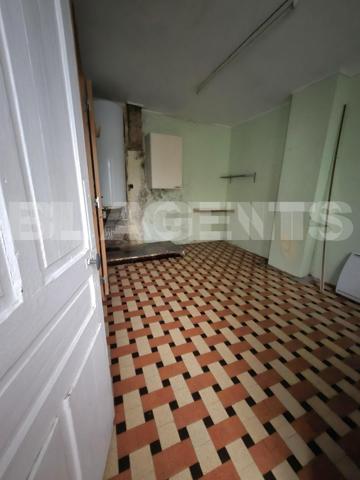 Immeuble de rapport en 2 lots + dépendances à Lorgies