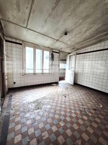 Immeuble de rapport en 2 lots + dépendances à Lorgies