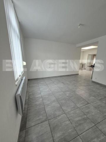 Immeuble de rapport en 2 lots + dépendances à Lorgies