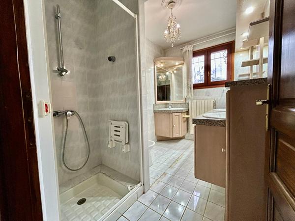 A VENDRE MAISON T4 + GRAND GARAGE + JARDIN