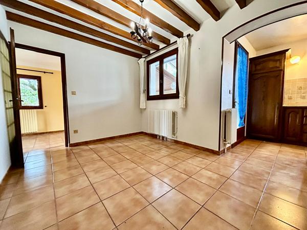 A VENDRE MAISON T4 + GRAND GARAGE + JARDIN