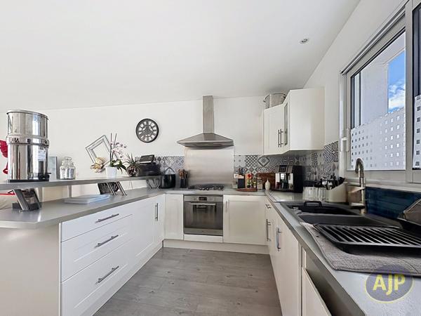 Maison à vendre Lucon - 6 pièces, 127m² avec 5 chambre(s) à 273 130€ - AJP Immobilier Luçon