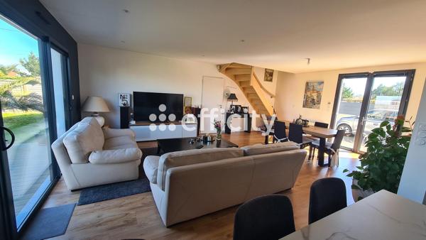 Maison
         5 pièces
        - 125 m² Exclusivité 395 000 € *