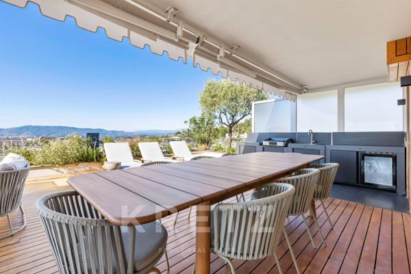 CANNES / LE CANNET - VILLA SUR LE TOIT DUPLEX (5 CHAMBRES)