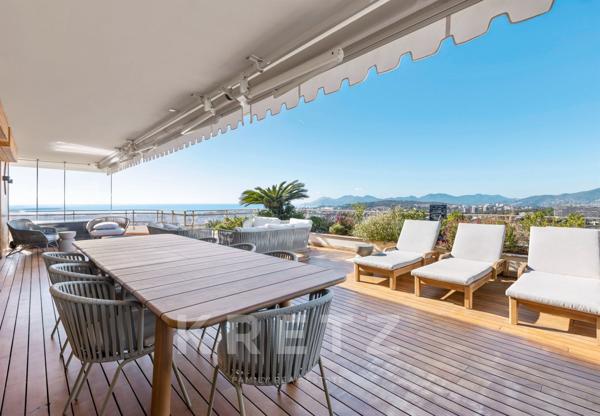CANNES / LE CANNET - VILLA SUR LE TOIT DUPLEX (5 CHAMBRES)