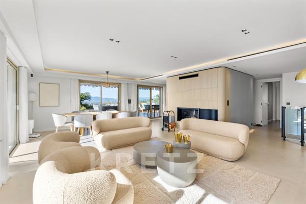 CANNES / LE CANNET - VILLA SUR LE TOIT DUPLEX (5 CHAMBRES)