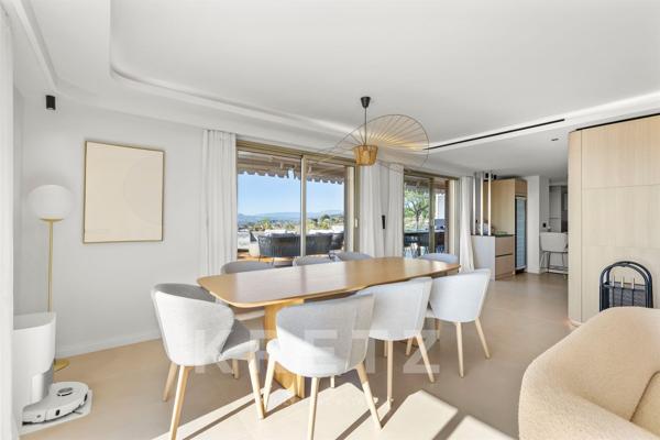 CANNES / LE CANNET - VILLA SUR LE TOIT DUPLEX (5 CHAMBRES)
