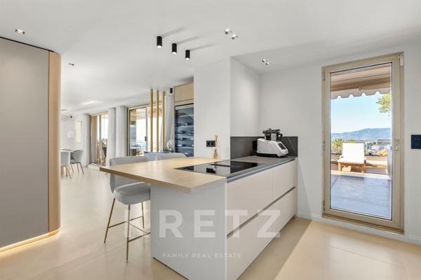 CANNES / LE CANNET - VILLA SUR LE TOIT DUPLEX (5 CHAMBRES)