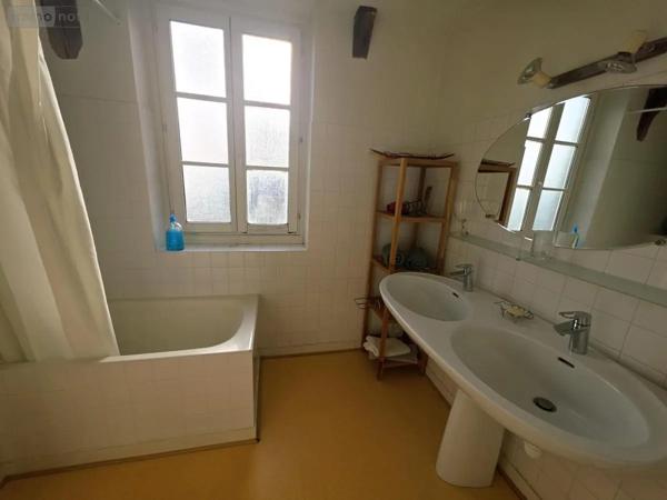 Achat - Appartement Vannes 56000 3 pièces 82 m 2 390 m 2