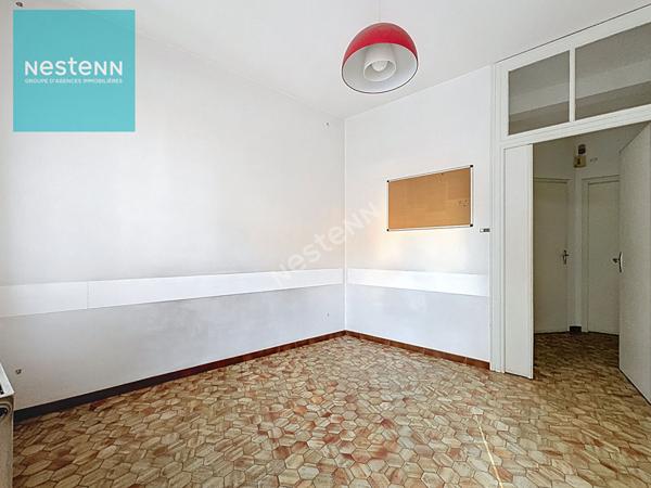 Maison de ville + local professionnel à vendre 390m², 14 pièces, jardin, hyper centre Baziège