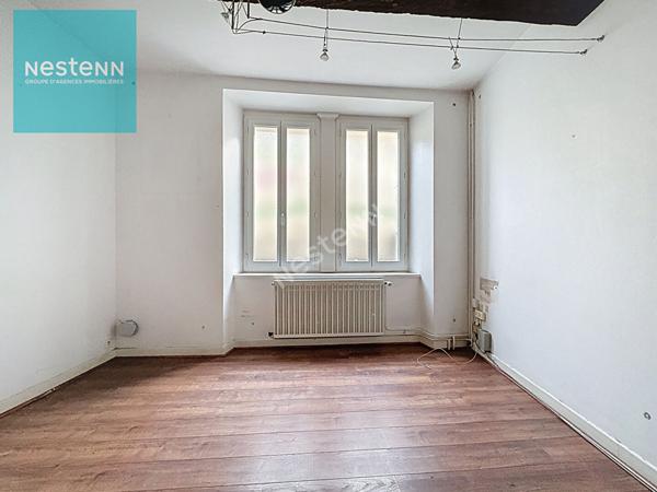 Maison de ville + local professionnel à vendre 390m², 14 pièces, jardin, hyper centre Baziège