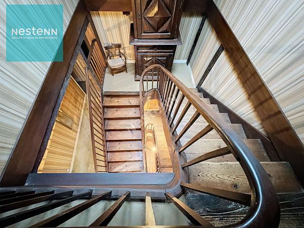 Maison de ville + local professionnel à vendre 390m², 14 pièces, jardin, hyper centre Baziège