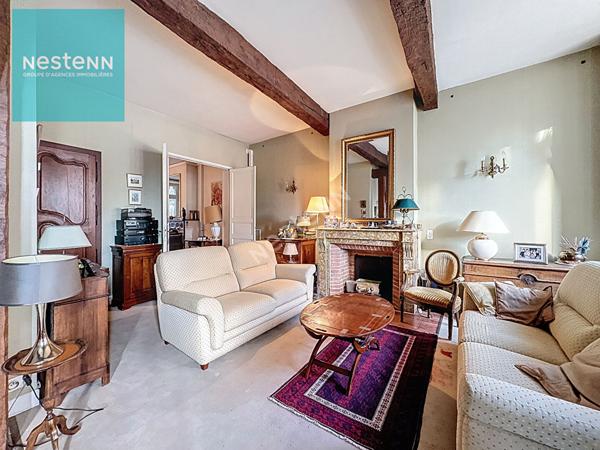 Maison de ville + local professionnel à vendre 390m², 14 pièces, jardin, hyper centre Baziège