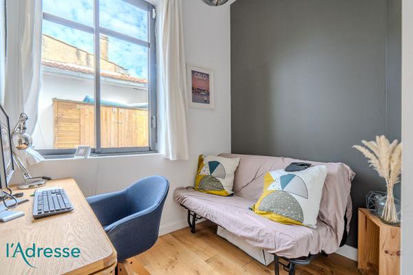 BORDEAUX NANSOUTY - Appartement T3 bis lumineux avec jardin et piscine.