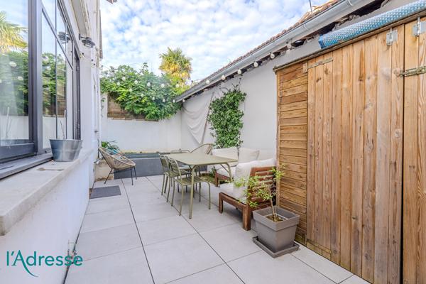 BORDEAUX NANSOUTY - Appartement T3 bis lumineux avec jardin et piscine.