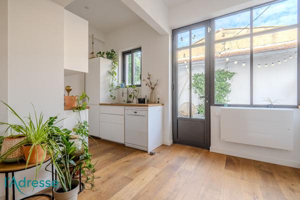 BORDEAUX NANSOUTY - Appartement T3 bis lumineux avec jardin et piscine.