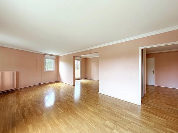 Vente                                                      Appartement
                        
                     4 pièces                                         à Créteil