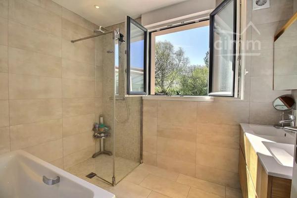 ELEGANCE ET CONFORT AUX PORTES DE TOURS !