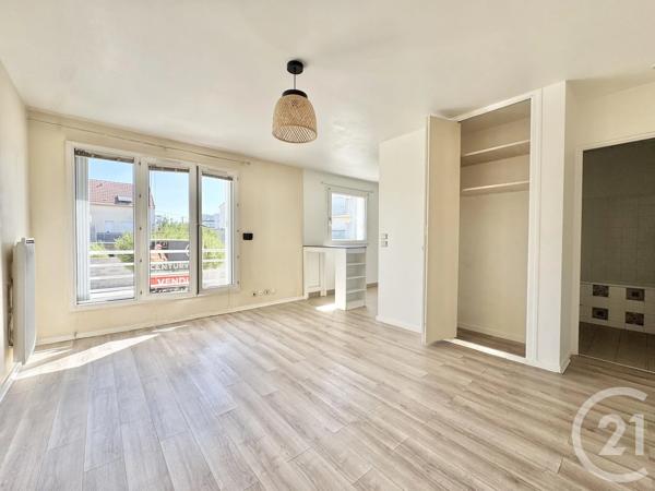 Appartement F1 à vendre  1 pièce - 30 m 2   PARAY VIEILLE POSTE  - 91