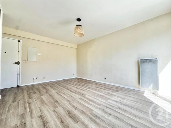 Appartement F1 à vendre  1 pièce - 30 m 2   PARAY VIEILLE POSTE  - 91