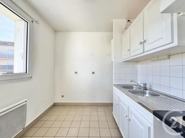 Appartement F1 à vendre  1 pièce - 30 m 2   PARAY VIEILLE POSTE  - 91