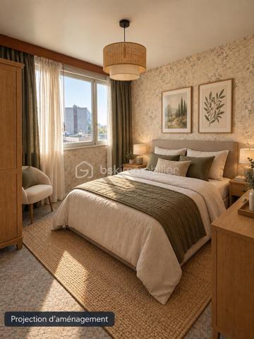 L'appartement comprend une véritable entrée desservant une cuisine aménagée, ainsi qu'un salon-séjour lumineux, équipé d'une grande baie vitrée et donnant accès à un balcon depuis lequel on peut apercevoir la Tour Eiffel.

L'espace nuit se compose de deux chambres de dimensions confortables, d'une salle de bains et d'un WC indépendant. De nombreux rangements viennent compléter l'agencement de cet appartement.

Le bien bénéficie d'un chauffage collectif au gaz par le sol, dont le coût est inclus dans les charges de copropriété.

Une cave ainsi qu'une place de stationnement extérieure sécurisée complètent ce bien.

D'importants travaux de rafraîchissement sont à prévoir, offrant aux futurs acquéreurs l'opportunité de moderniser l'appartement et de l'aménager selon leurs goûts.

Un appartement offrant un beau potentiel, au sein d'une résidence bien entretenue avec une belle luminosité.