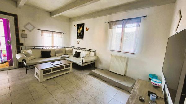 Magnifique ville Provencale 3 chambres  sur 1124 m² avec piscine et deux garage