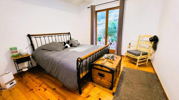 Magnifique ville Provencale 3 chambres  sur 1124 m² avec piscine et deux garage