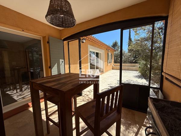 A VENDRE 83470 SAINT MAXIMIN LA SAINTE BAUME MAISON PLAIN PIED 210 M² SUR 1500M² DE JARDIN  T2 INDEPENDANT PISCINE  CUISINE D ETE  GARAGE