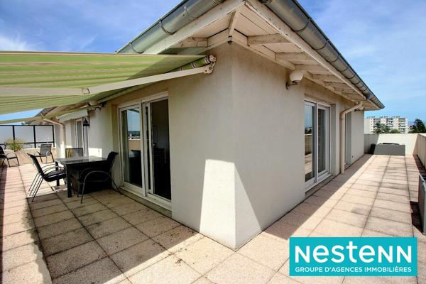 dernier étage, toit terrasse, 2 pas du tram, aucun vis à vis, garage, calme, lumineux