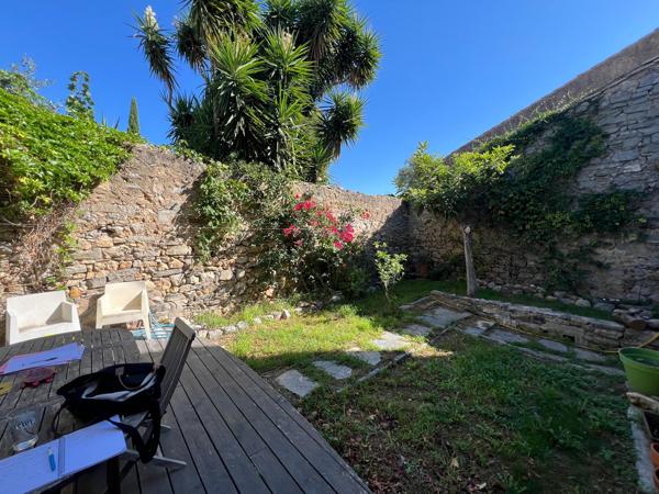 LA PALME – MAISON DE VILLAGE RÉNOVÉE + CHAMBRE D’HÔTES CLÉ EN MAIN – 192 M² – GARAGE – JARDIN – 542 000 €
