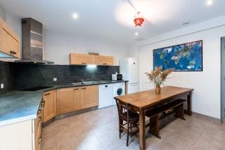 LA PALME – MAISON DE VILLAGE RÉNOVÉE + CHAMBRE D’HÔTES CLÉ EN MAIN – 192 M² – GARAGE – JARDIN – 542 000 €