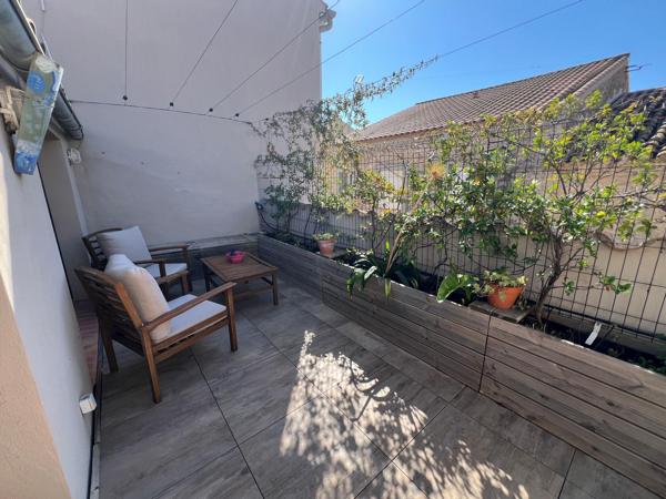 LA PALME – MAISON DE VILLAGE RÉNOVÉE + CHAMBRE D’HÔTES CLÉ EN MAIN – 192 M² – GARAGE – JARDIN – 542 000 €
