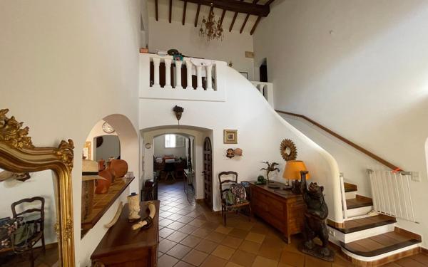 Maison à vendre    7 pièces • 245 m2 Bandol