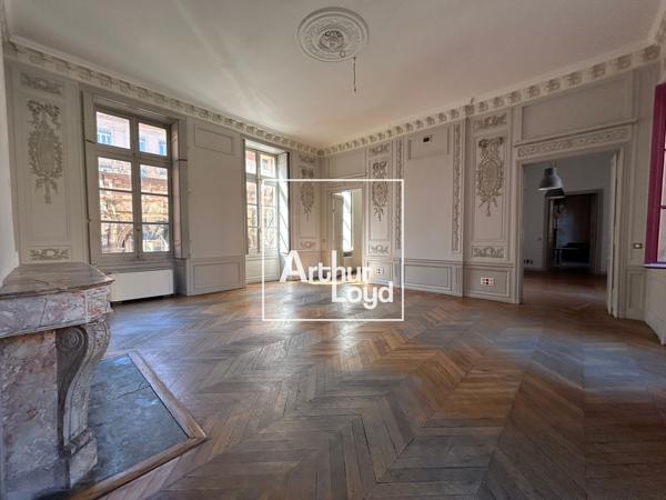 BUREAUX À VENDRE - MONUMENT HISTORIQUE - CARMES TOULOUSE