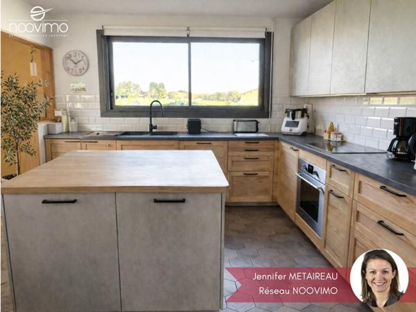 Maison 3 chambres + bureau avec garage double au cœur du bourg !