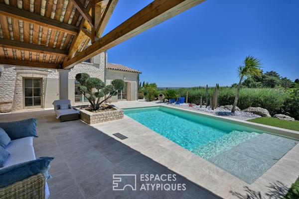 Elégante maison avec piscine et vue dégagée à deux pas du centre historique